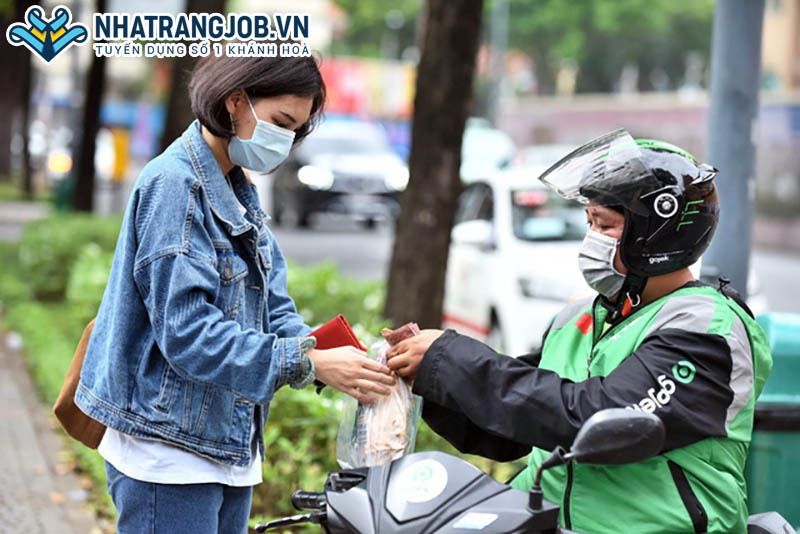 Tìm việc làm giao hàng bằng xe máy tại Nha Trang